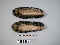 藏品(皮底黑地繡花鞋)的圖片